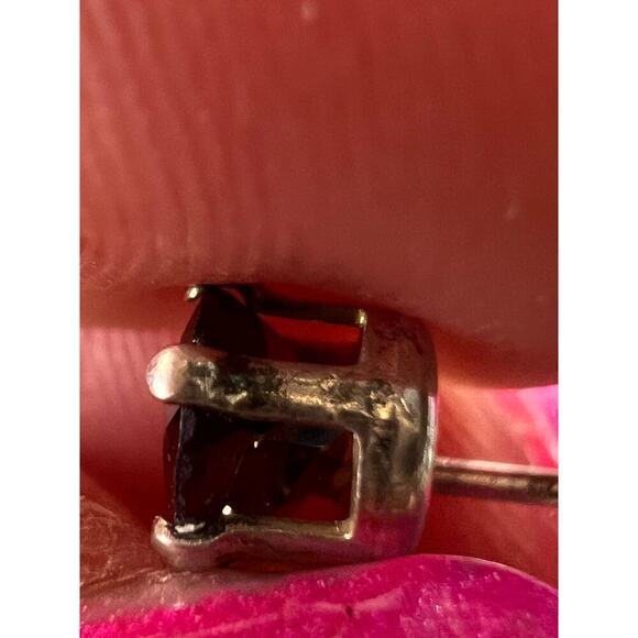 Oval cut red zircon sterling silver stud earrings - Picture 8 of 11